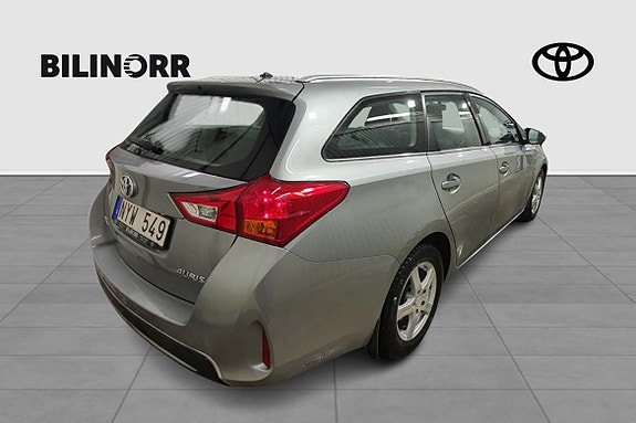 Toyota Auris 6 of 23