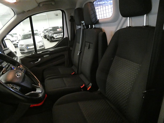 Ford Transit Custom 15 of 20