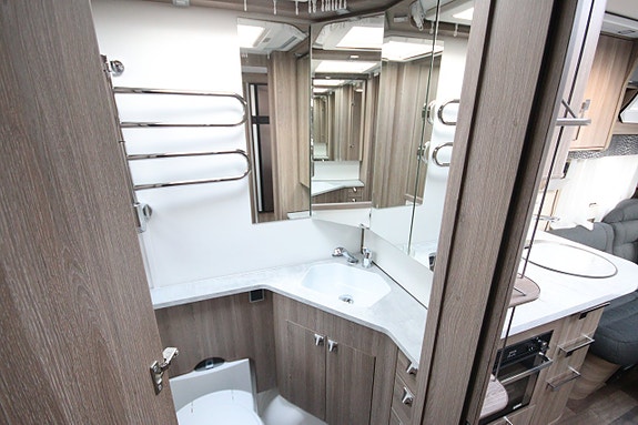 Kabe Royal 560 GLE KS (Ring för visning) 15 of 17