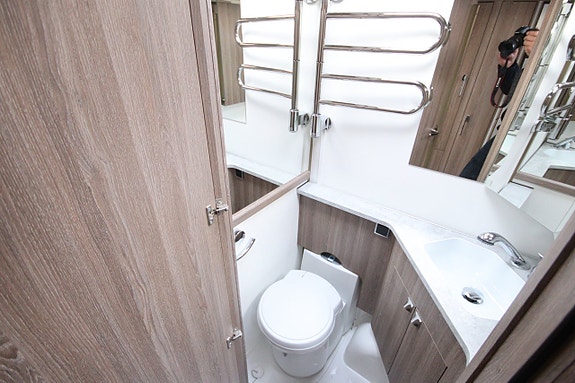 Kabe Royal 560 GLE KS (Ring för visning) 16 of 17