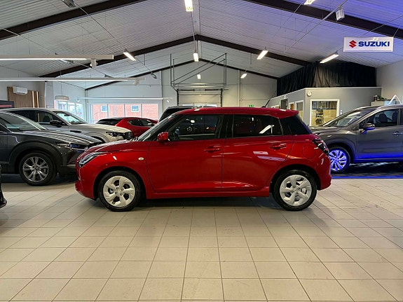 Suzuki Swift 2 of 5