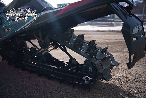SKI-DOO FREERIDE 850 146" -18 3 of 8