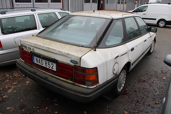Ford Scorpio 2 of 5