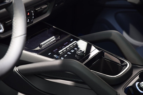Porsche Cayenne S 7 of 26