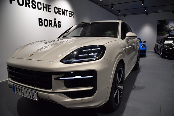 Porsche Cayenne S 23 of 26