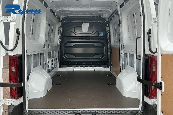 Renault Master 12 of 16