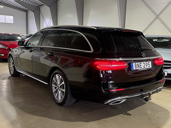 Mercedes-Benz E220 6 of 23