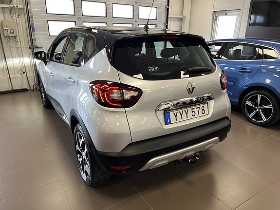 Renault Captur 2 of 5