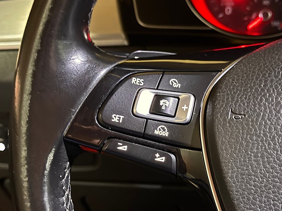Volkswagen Passat 16 of 16