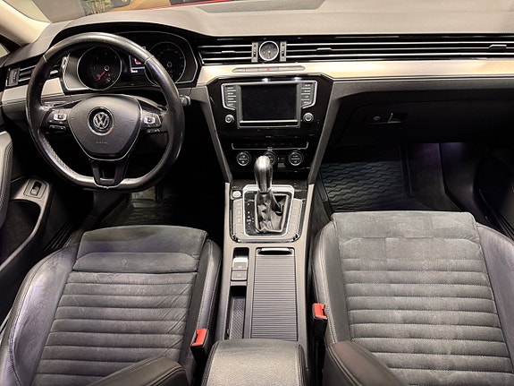 Volkswagen Passat 10 of 16