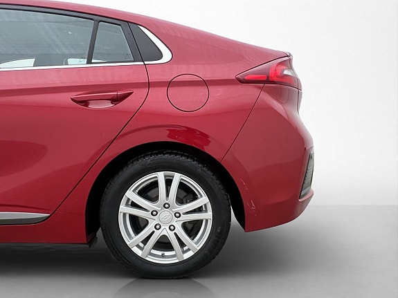 Hyundai IONIQ 27 of 30