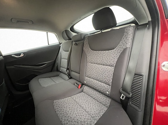 Hyundai IONIQ 24 of 30