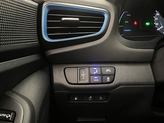 Hyundai IONIQ 12 of 30