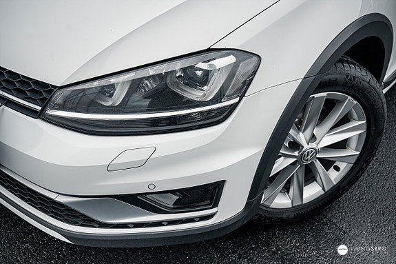 Volkswagen Golf Alltrack 4 of 13