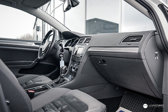 Volkswagen Golf Alltrack 13 of 13