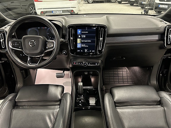 Volvo XC40 20 of 27