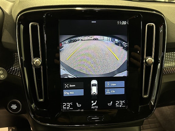Volvo XC40 21 of 27