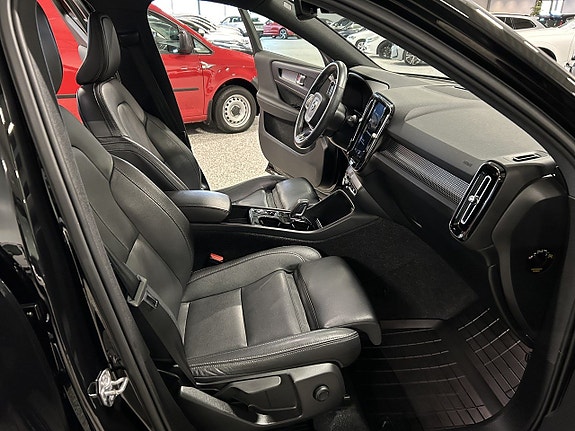 Volvo XC40 19 of 27