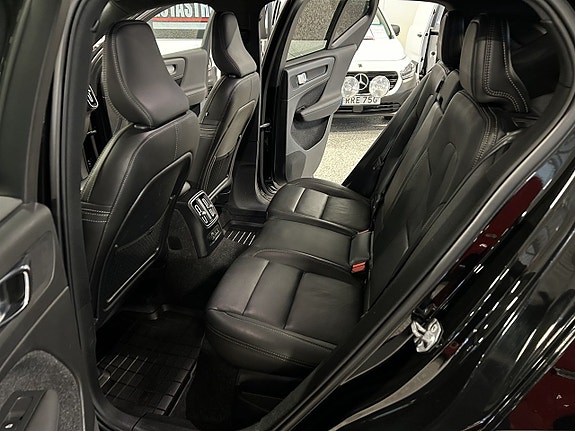 Volvo XC40 14 of 27