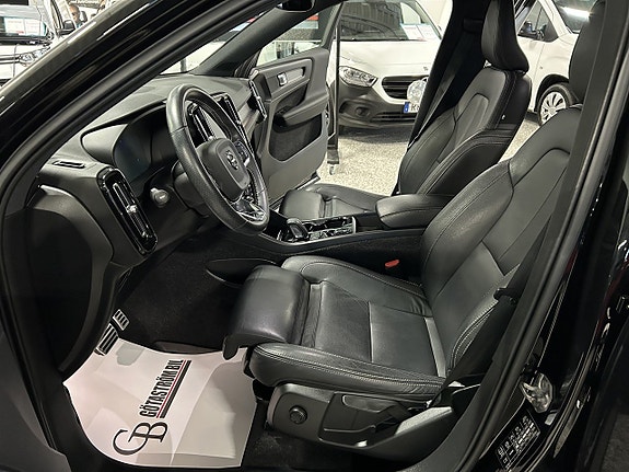 Volvo XC40 11 of 27