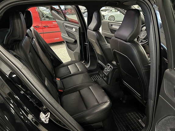 Volvo XC40 18 of 27