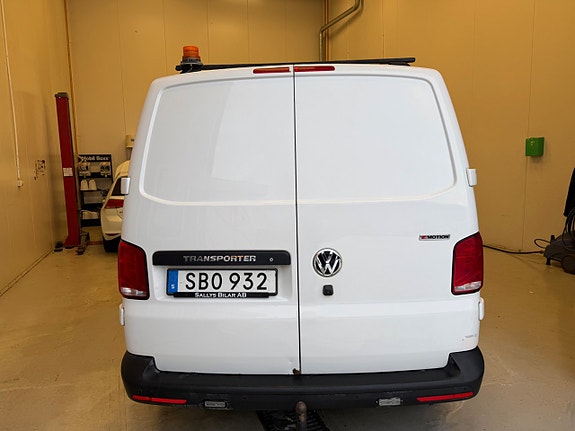 Volkswagen Transporter 4 of 5