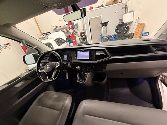 Volkswagen Transporter 6 of 14
