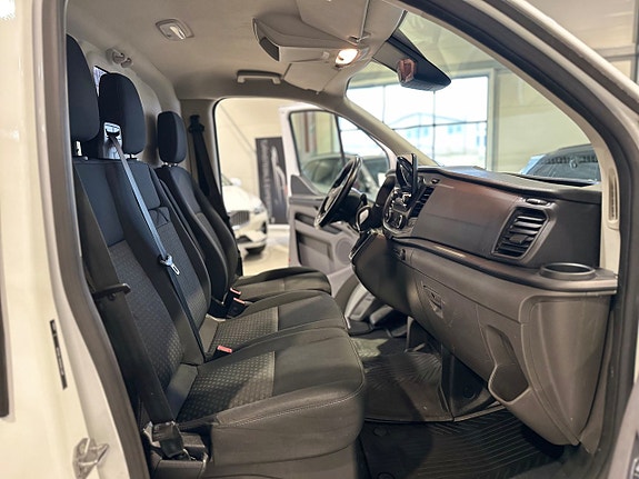 Ford Transit Custom 9 of 17
