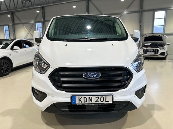 Ford Transit Custom 2 of 17