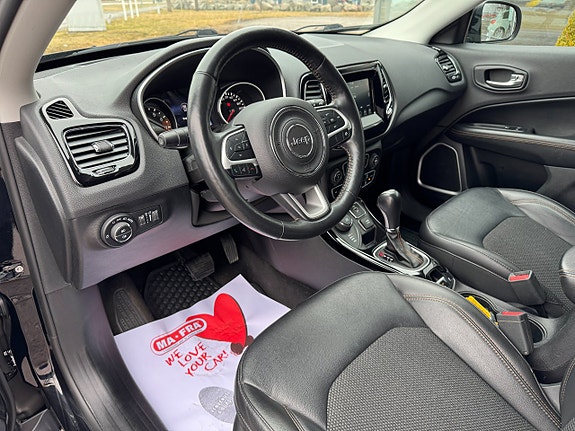 Jeep Compass 8 of 16