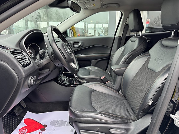 Jeep Compass 7 of 16