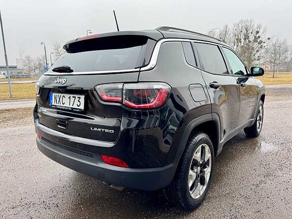 Jeep Compass 4 of 16