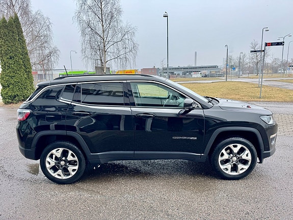 Jeep Compass 5 of 16