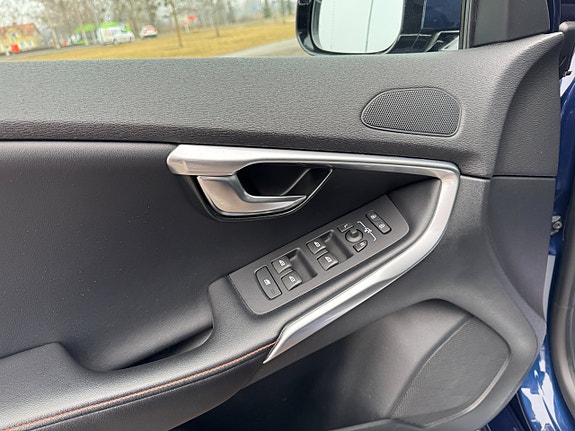 Volvo V40 9 of 19