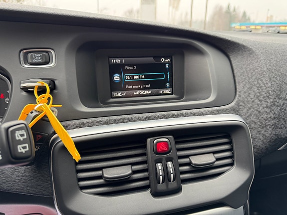 Volvo V40 13 of 19