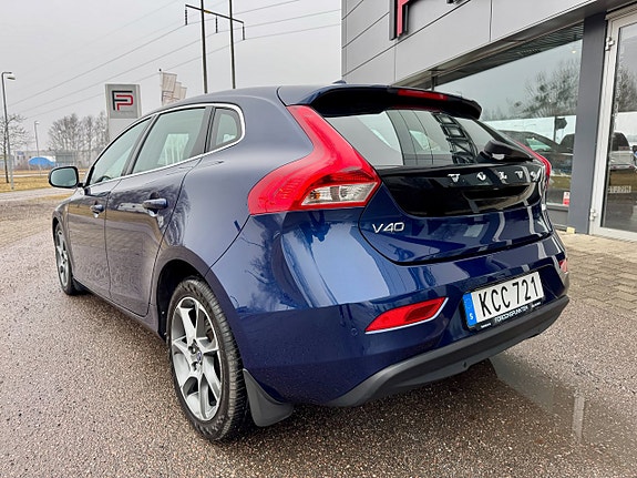 Volvo V40 3 of 5