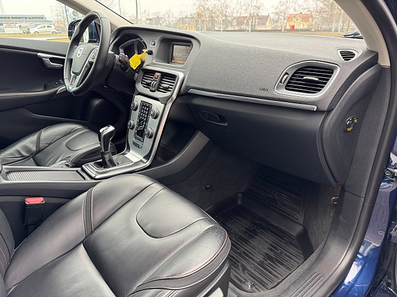 Volvo V40 16 of 19