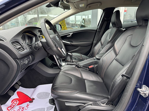 Volvo V40 8 of 19
