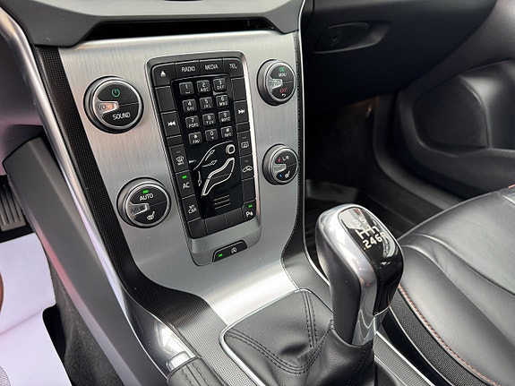 Volvo V40 14 of 19