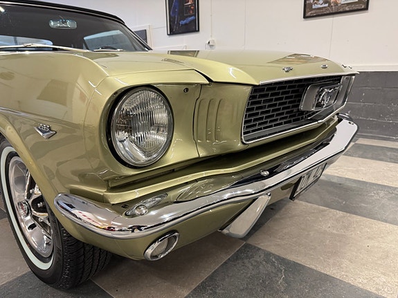 Ford Mustang 6 of 30