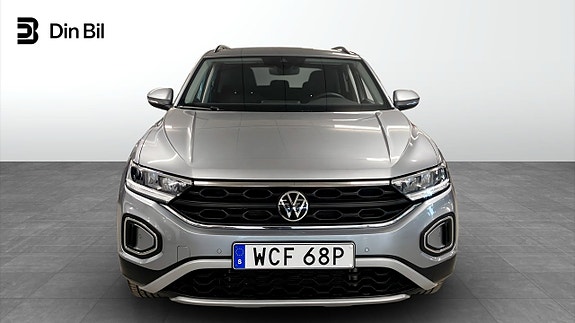 Volkswagen T-Roc 4 of 12