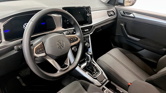 Volkswagen T-Roc 7 of 12