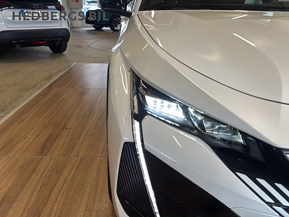 Peugeot 408 4 of 17
