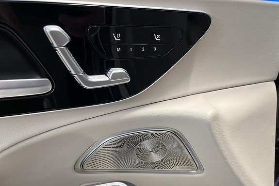 Mercedes-Benz E300 de 13 of 14