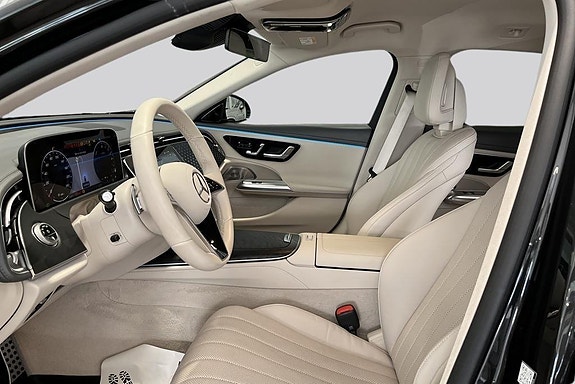 Mercedes-Benz E300 de 8 of 14