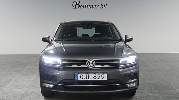 Volkswagen Tiguan 2 of 27