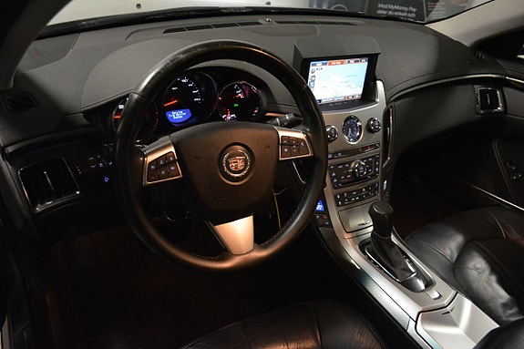 Cadillac CTS 7 of 13