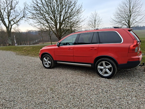 Volvo XC90 3 of 5