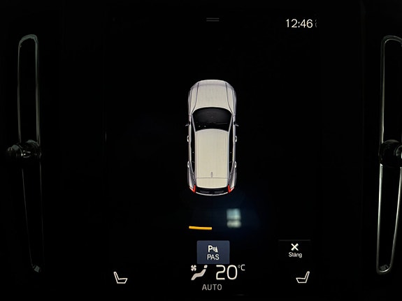 Volvo XC40 16 of 19