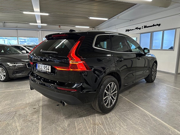 Volvo XC60 3 of 17